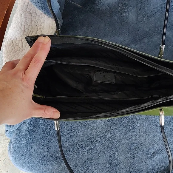 Beijo faux leather green/black color block shoulder bag. GUC. Preloved - Picture 9 of 15